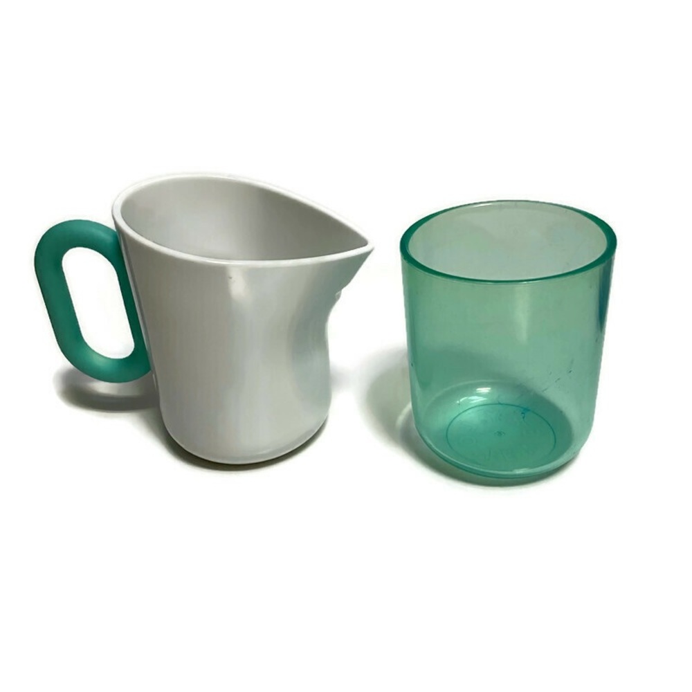 Lovevery | Grooved pitcher and plastic glass